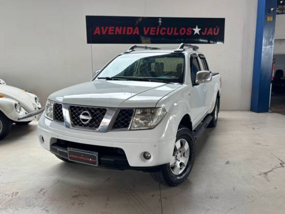 NISSAN FRONTIER 2.5 LE 4X4 CD TURBO ELETRONIC DIESEL 4P AUTOMÁTICO